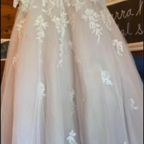 Maggie Sottero Wedding Dress (Raphael)